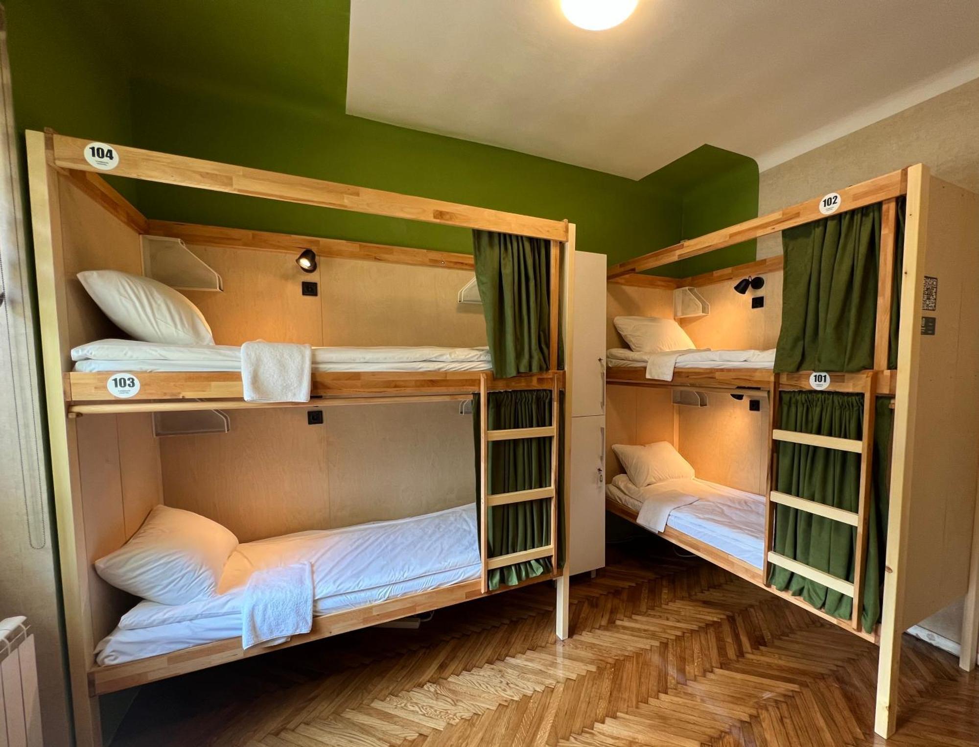 Cabbage Hostel Belgrade Exterior photo